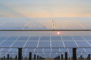 Güneş Enerjisi Sistemlerinin Değişken Koşullara Adaptasyonu: Sensörler ve Gelişen Teknolojilerin Rolü